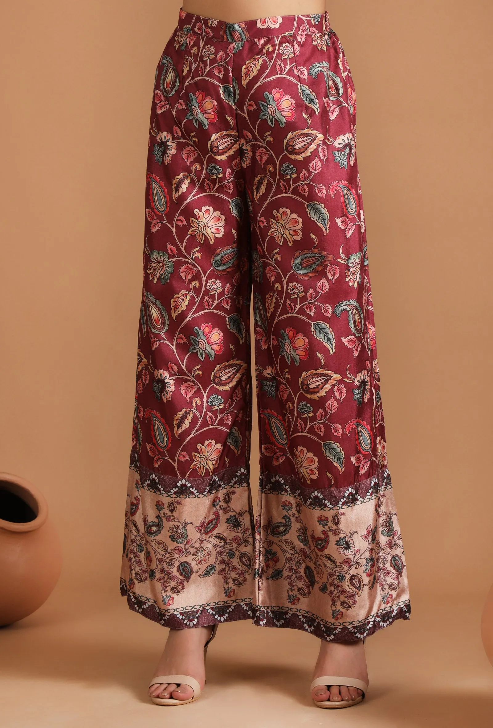 Set Of 2: Nirali Allover Kalamkari Straight Kurta With Allover Kalamkari Straight Fit Pants